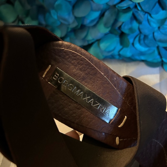 BCBG MaxAzria Strappy Heels - Size 7 1/2- Stacked Heel - Leather Sole - Picture 3 of 5